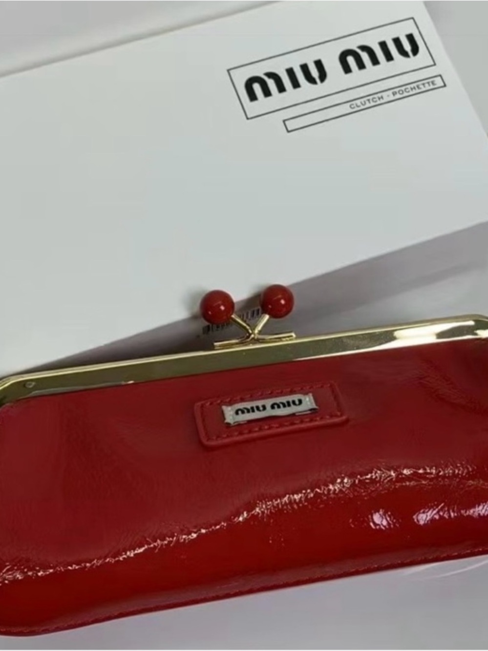Miu Miu Red Patent Leather Kiss-Lock Clutch GWP - Picture 4 of 5